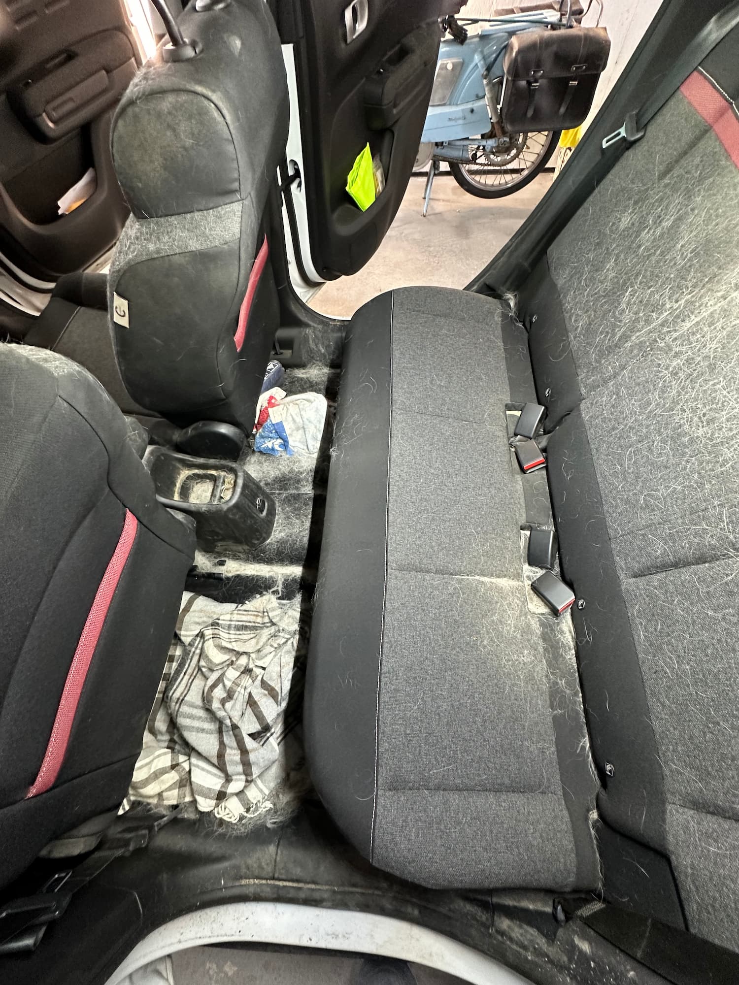 NETTOYAGE_INTERIEUR_EXTERIEUR_AUTOMOBILE1 | DAYMIN SELLERIE Service de nettoyage complet en intérieur et extérieur pour automobile à Colmar et près de Rouffach Cernay 0